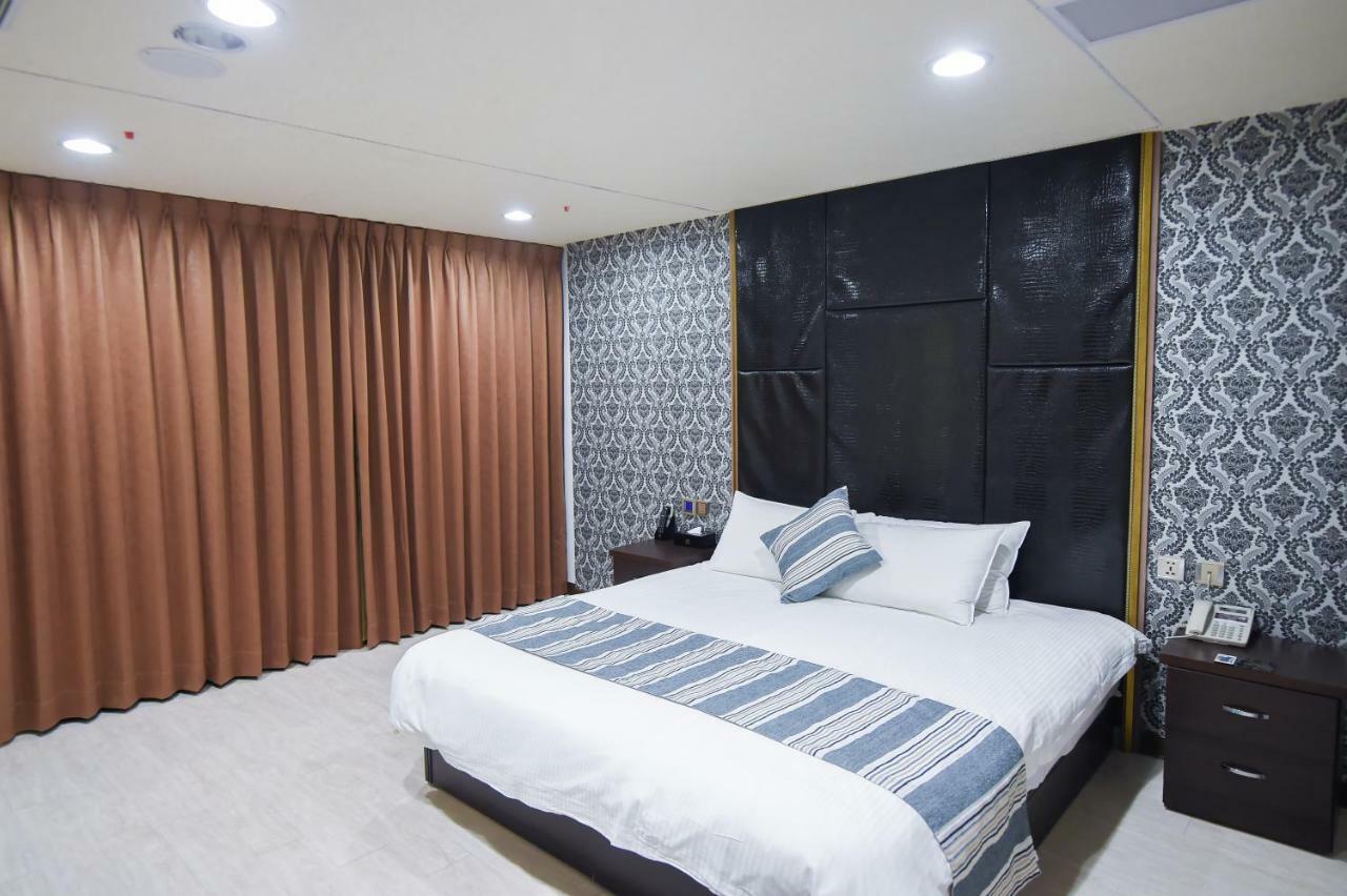 Hosin Hotel Taichung Exterior photo